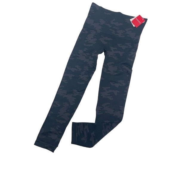 Spanx Look at Me Now Womens Size Medium Seamless Cropped Leggings Black Camo NWT - Picture 6 of 13
